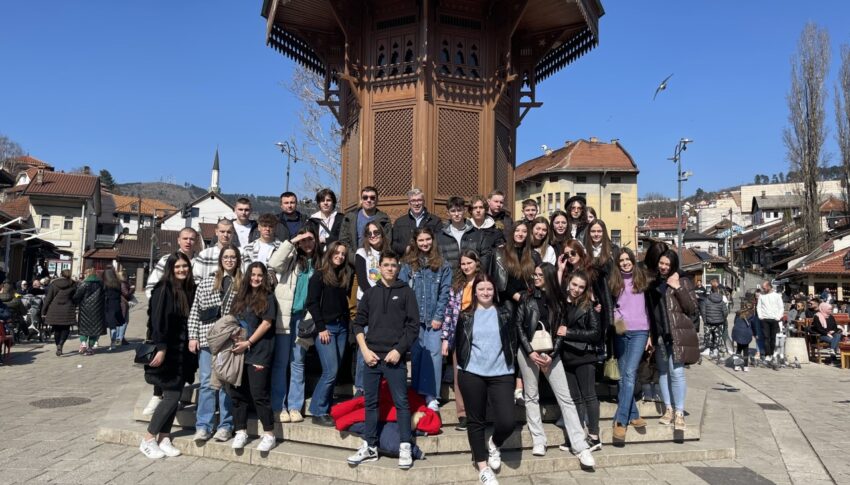 STUDIJSKO PUTOVANJE MEKTEBAŠA SREDNJOŠKOLACA I OMLADINE MIZ ZAGREB U SARAJEVO I TRAVNIK